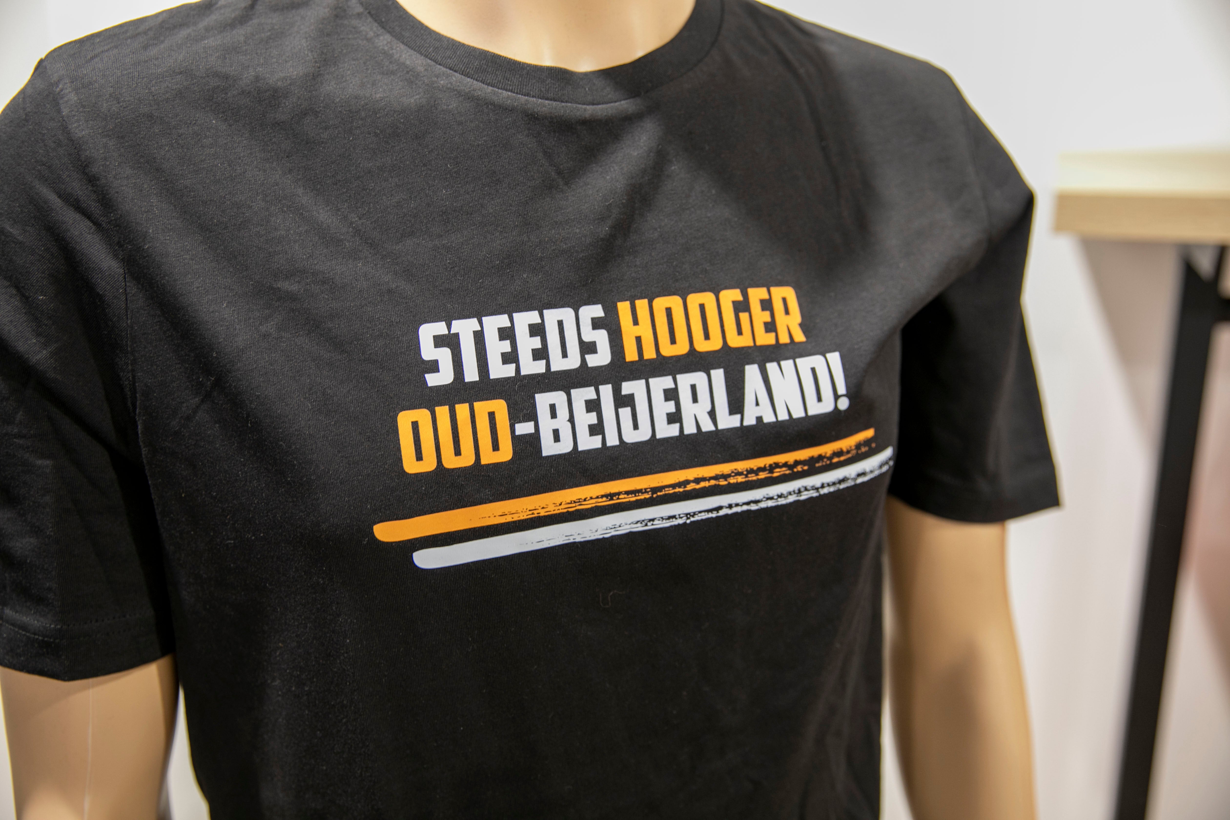 v.v. SHO T-Shirt Steeds Hooger Zwart