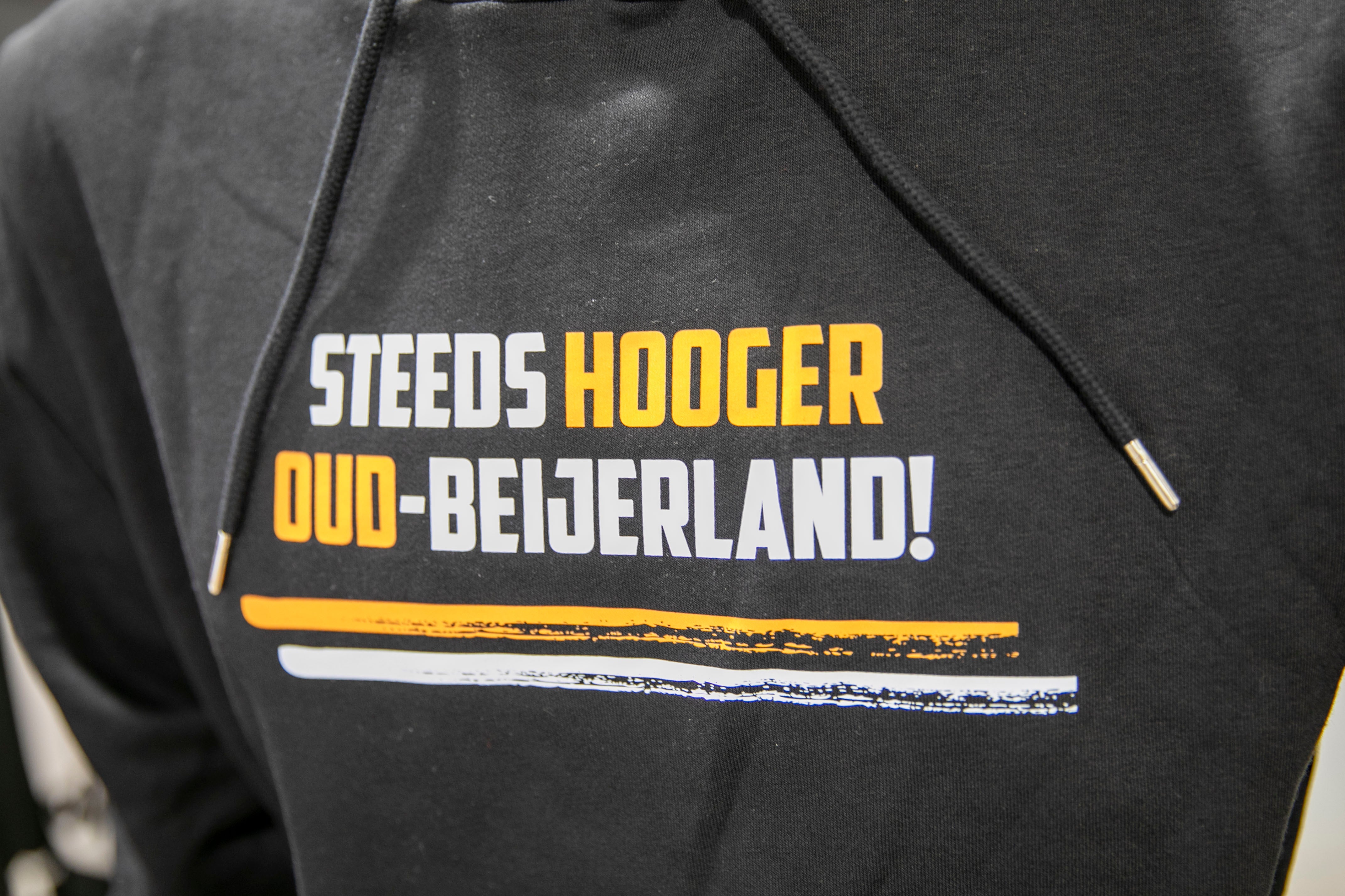 v.v. SHO Hooded Sweater Steeds Hooger Oud-Beijerland Zwart