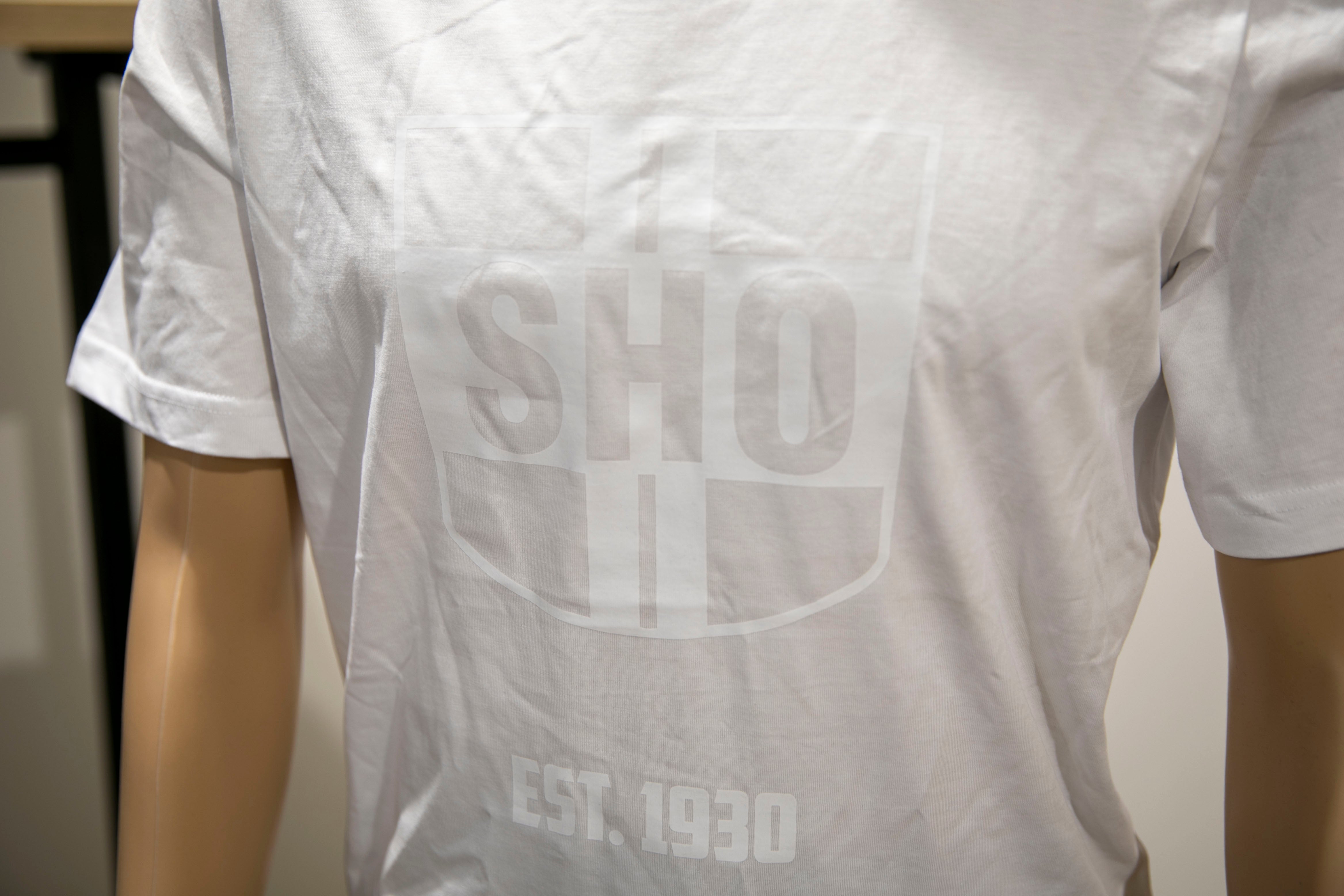 v.v. SHO T-Shirt Logo Casual Wit